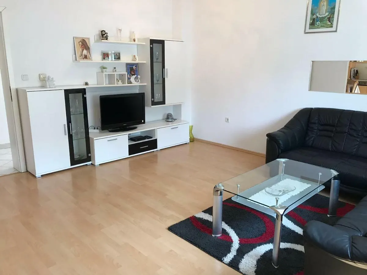 Guesthouse Pejo بوريتش بيت ضيافة